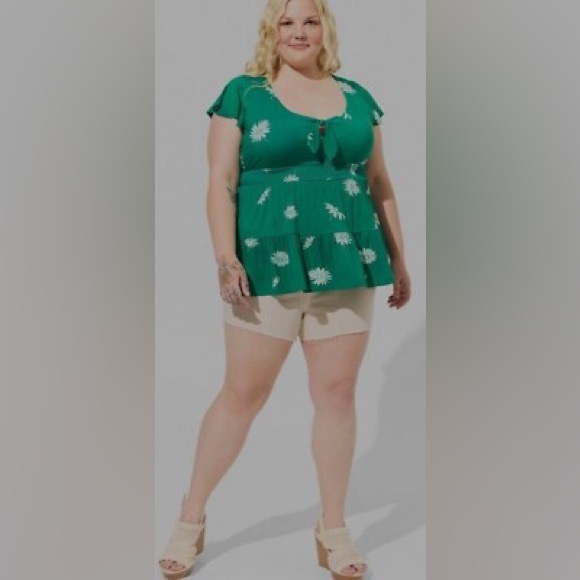 Super Soft Tie Front Keyhole Babydoll Top - Picture 1 of 13